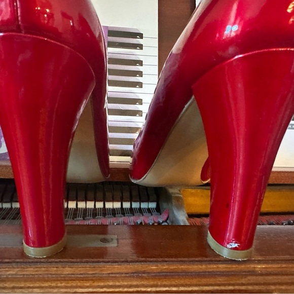 M
Stuart Weitzman Red Patent Leather Peep Toe Heels – Size 8.5 - Picture 5 of 6